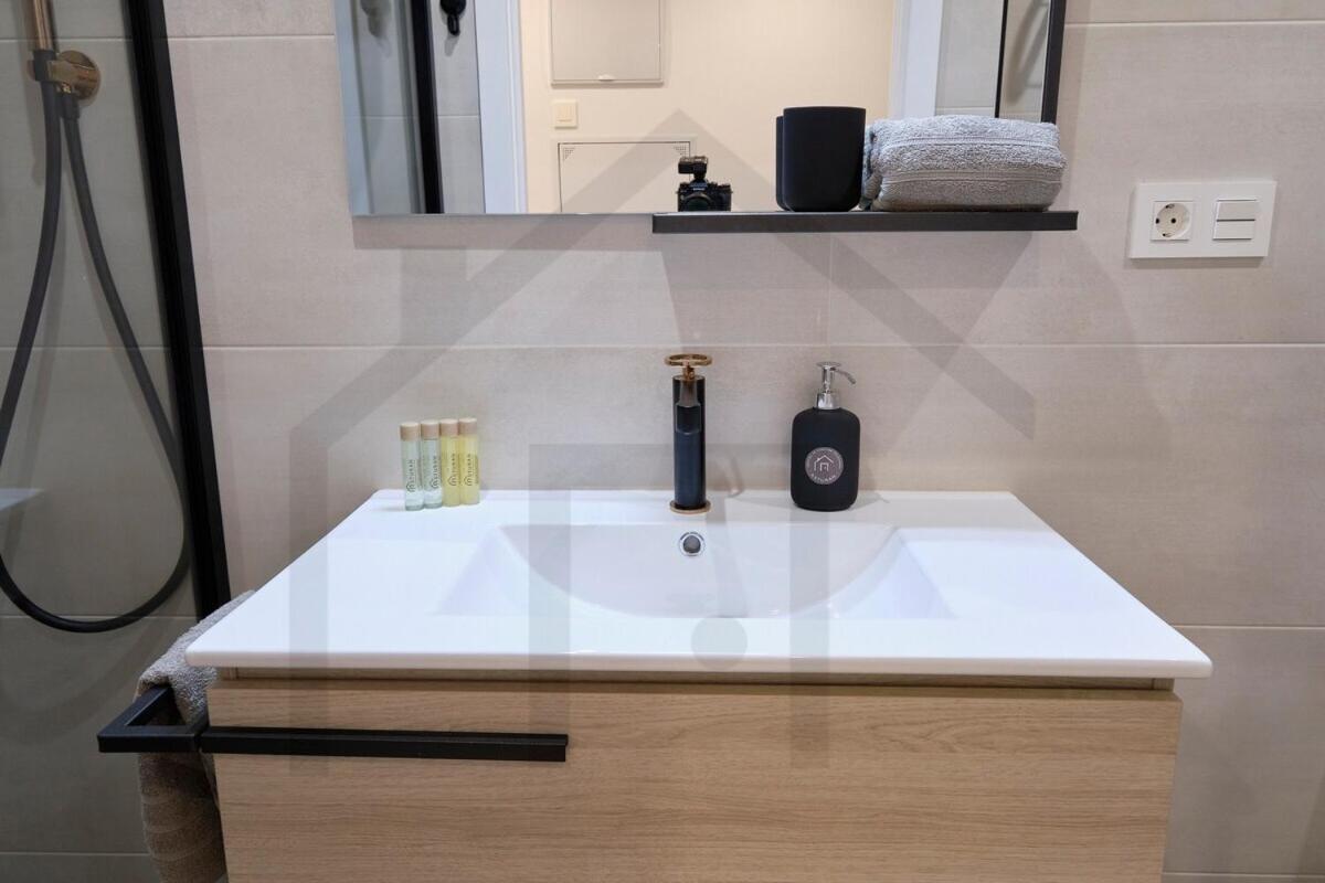 Cervantes - Apartamento A Estrenar Con Parking Gijón Exterior foto